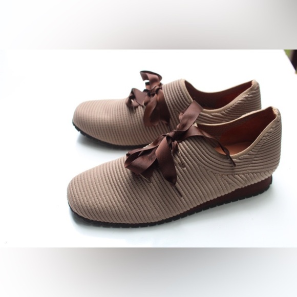 NWOT L’amour Des Pieds Taimah Sneakers - Picture 9 of 12